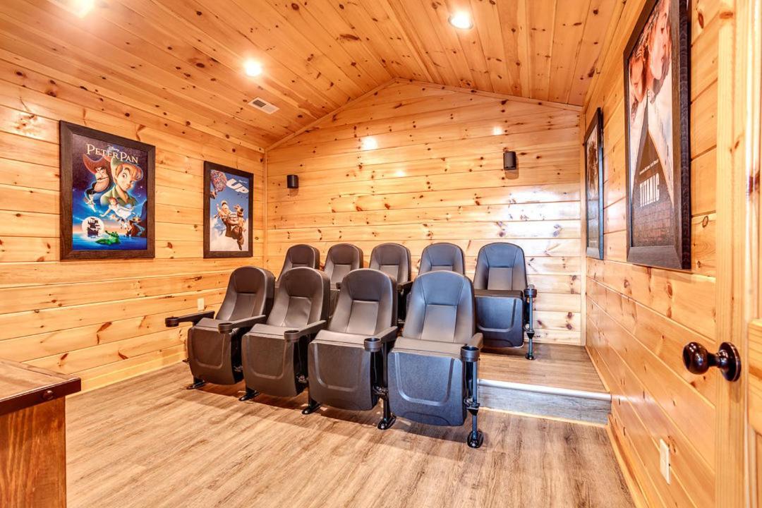 Gatlinburg Cabin With Private Hot Tub By Staycating Екстер'єр фото