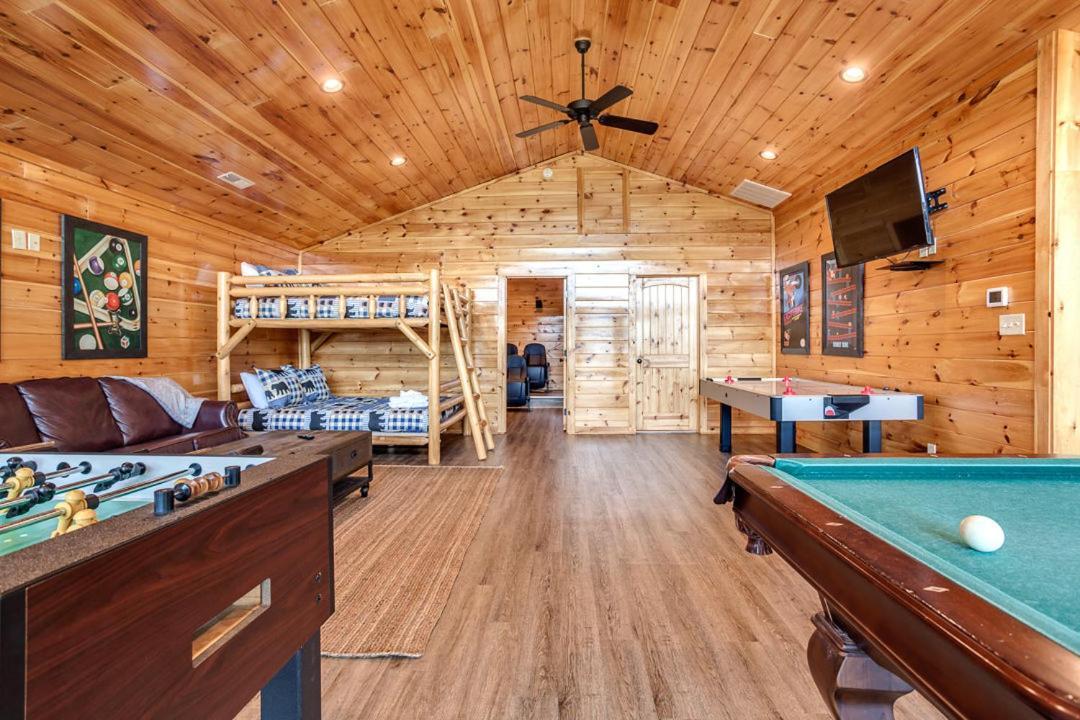 Gatlinburg Cabin With Private Hot Tub By Staycating Екстер'єр фото