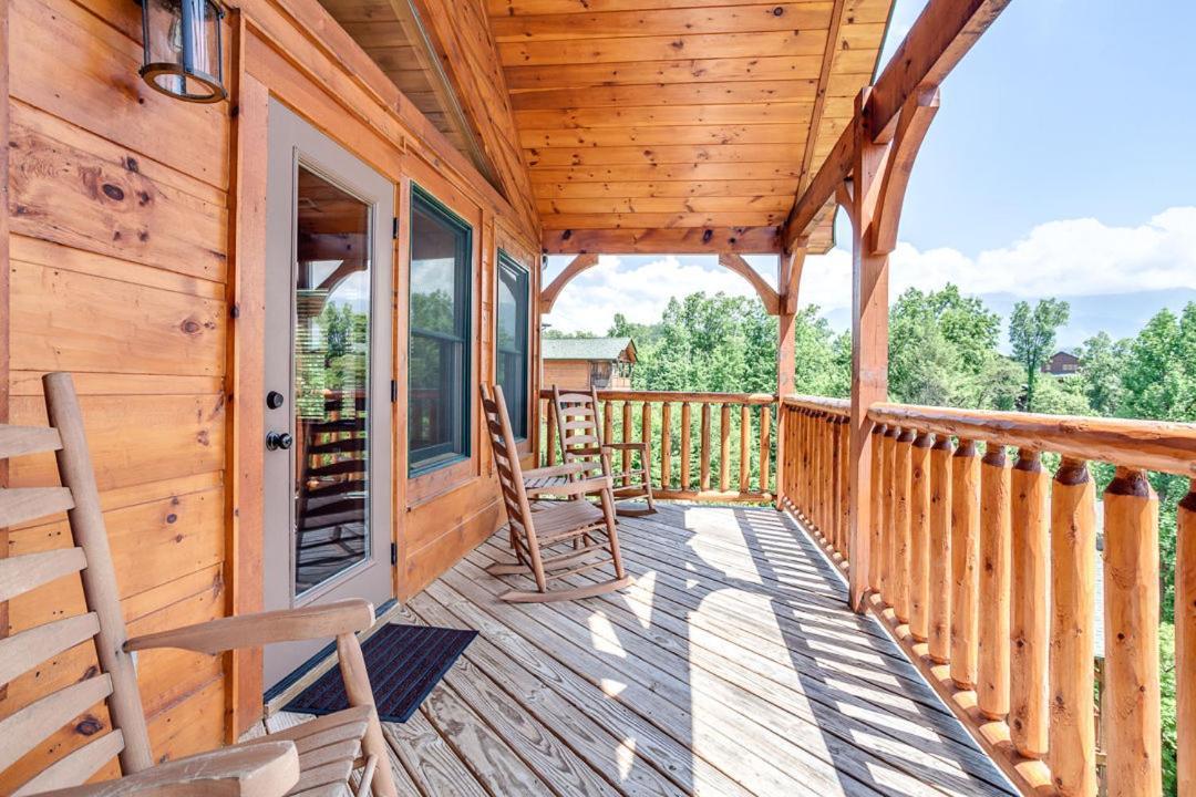 Gatlinburg Cabin With Private Hot Tub By Staycating Екстер'єр фото