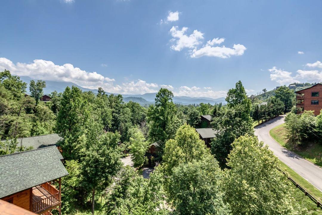 Gatlinburg Cabin With Private Hot Tub By Staycating Екстер'єр фото