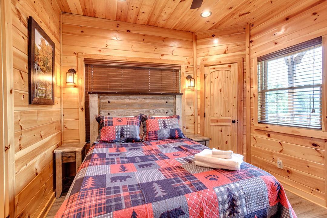 Gatlinburg Cabin With Private Hot Tub By Staycating Екстер'єр фото